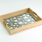 Ξύλινος δίσκος παραλληλόγραμμος καρδιές Plexiglass