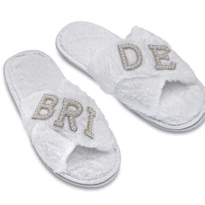 Παντόφλες νύφης σε λευκό χρώμα ''Bride'' με πέρλες One Size
