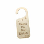 Ξύλινο door hanger do not disturb για ξενοδοχεία ενοικιαζόμενα δωμάτια σε φυσική απόχρωση