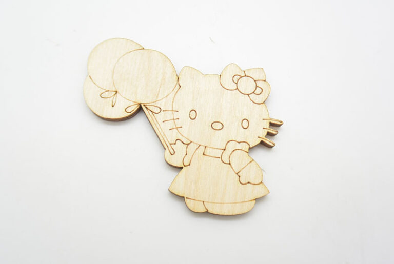Ξύλινο hello kitty με μπαλονάκια σε φυσική απόχρωση