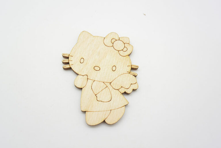 Ξύλινο hello kitty αγγελάκι σε φυσική απόχρωση