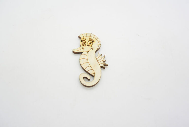 Ξύλινος ιππόκαμπος σε φυσική απόχρωση