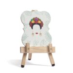Ξύλινο καδράκι σε καβαλέτο με σχέδιο Frida Kahlo