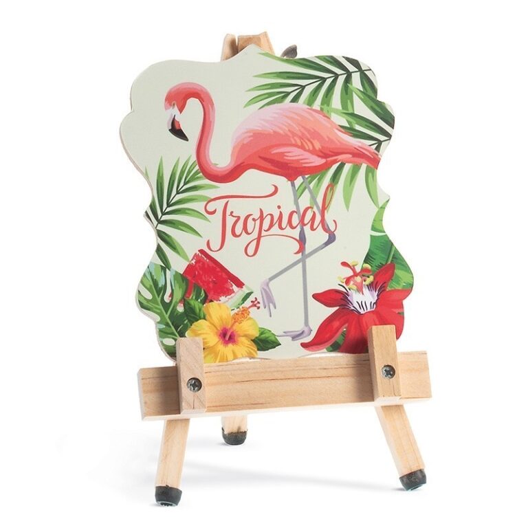 Ξύλινο καδράκι flamingo πάνω σε καβαλέτο