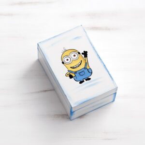 Ξύλινο κουτί μαρτυρικών με Minions