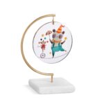 Panda στο τσίρκο σε στρογγυλό plexiglass κρεμαστό