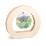 Ξύλινο οβάλ καδράκι με plexiglass, θέμα κοάλα με πλανήτη