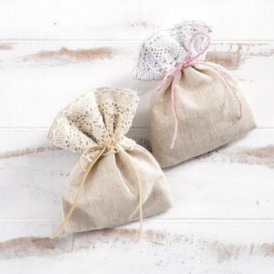 Λινό πουγκί μπεζ με λευκή δαντέλα